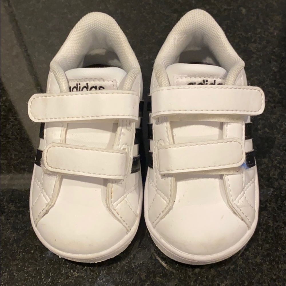 Adidas Sneakers